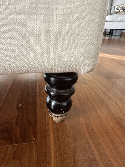 Vand bancuta ( suport picioare ) in stare buna