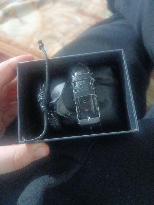 Часы обычные кварцевые