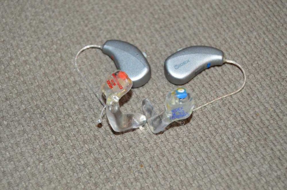 Set Aparate Auditive Premium Widex MOMENT 220 – Reîncărcabile + Streaming Bluetooth