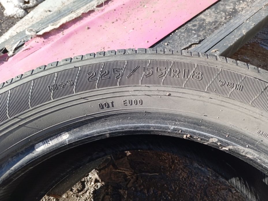 Продам шины225/55/18