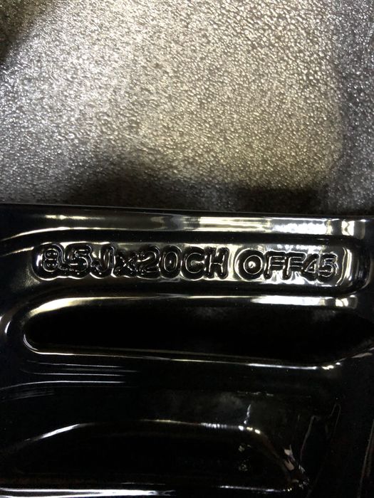 Jante originale Range Rover VELAR , pe 20 cu anvelope IARNA !