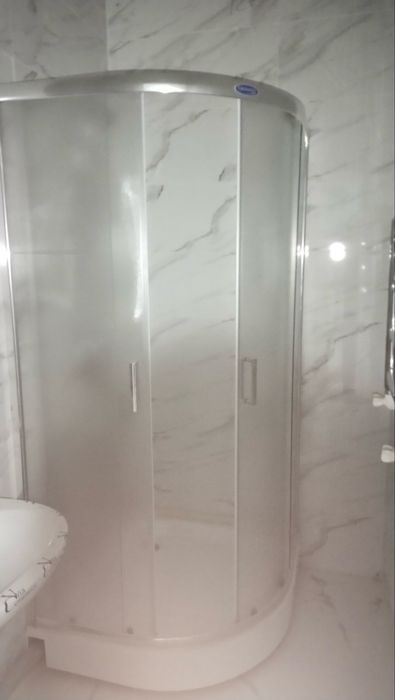 Душ кабина сотилади срочно!