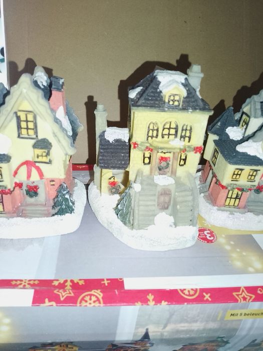 Коледни играчки- къщички