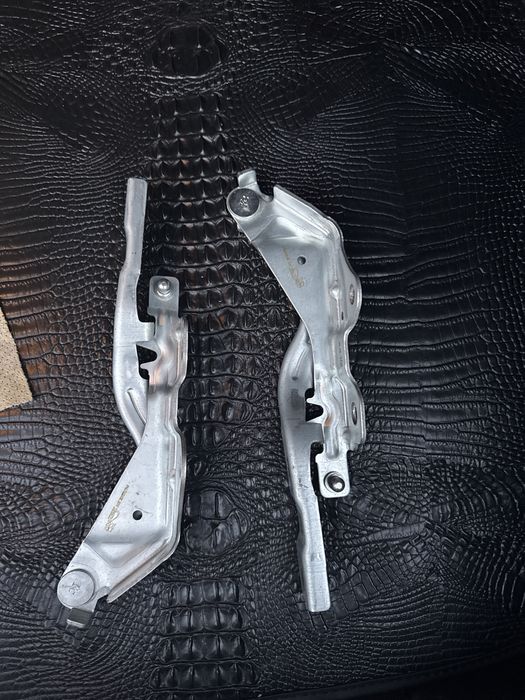 Петля    капота  соната  2017