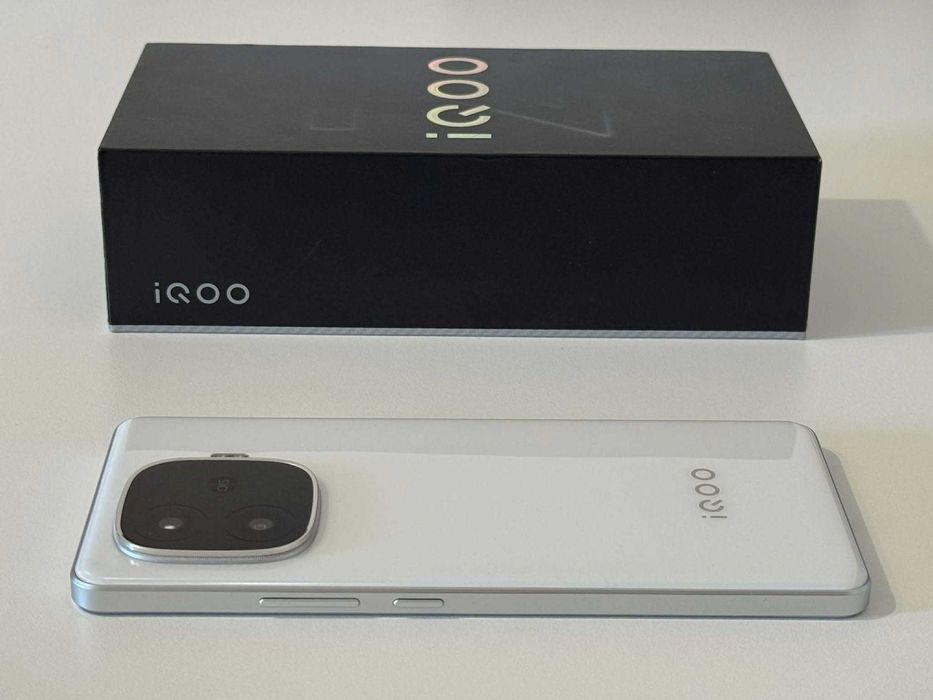 Бартер! Като НОВ! iQOO Z9 Turbo 256/16GB White (Бял)