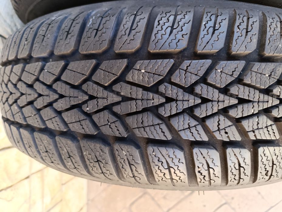 Зимни гуми Dunlop 185/65/15 8мм.
