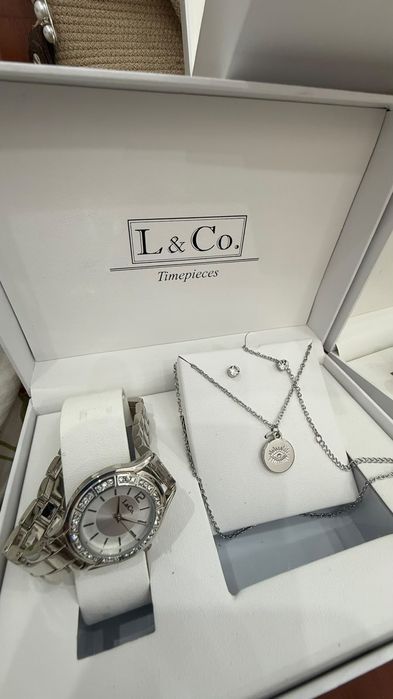 Продам часы  подарочный набор со скидкой