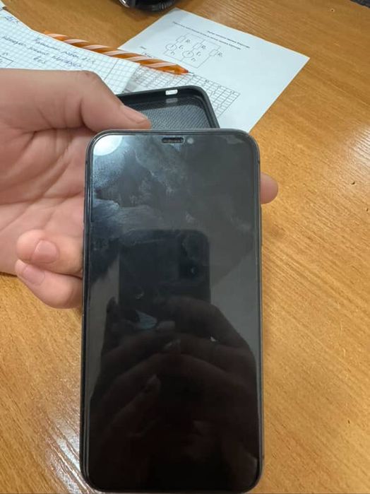 Айфон 11  продам