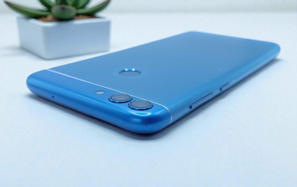 Телефон Huawei p smart новая батарея