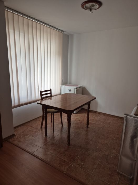 Дава се под наем Двустаен апартамент в Благоевград, Идеален център - 70 кв.м за 255 € - Снимка #4