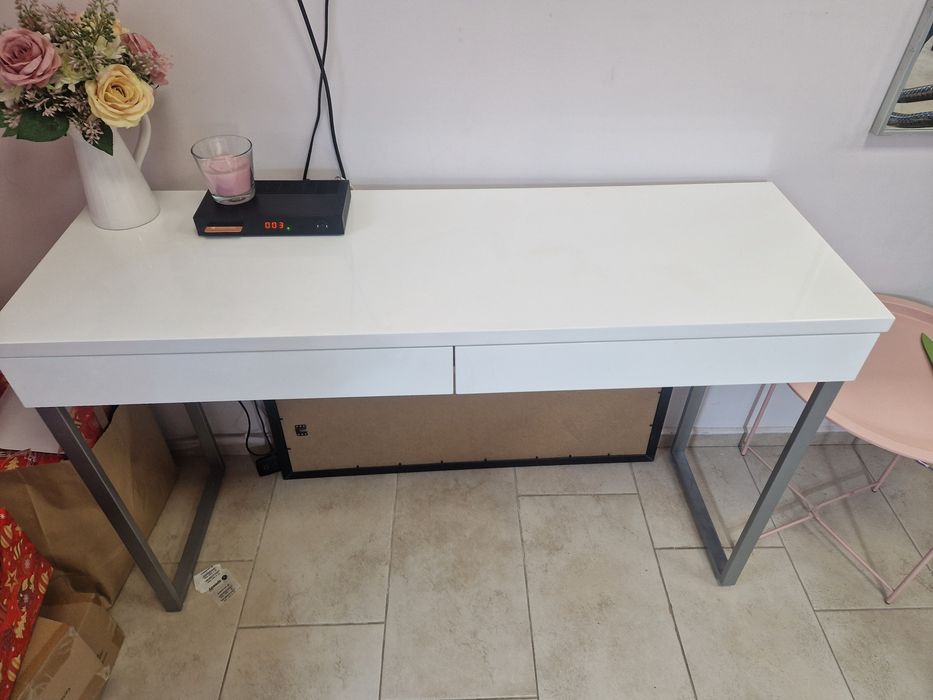 Конзолна маса/бюро