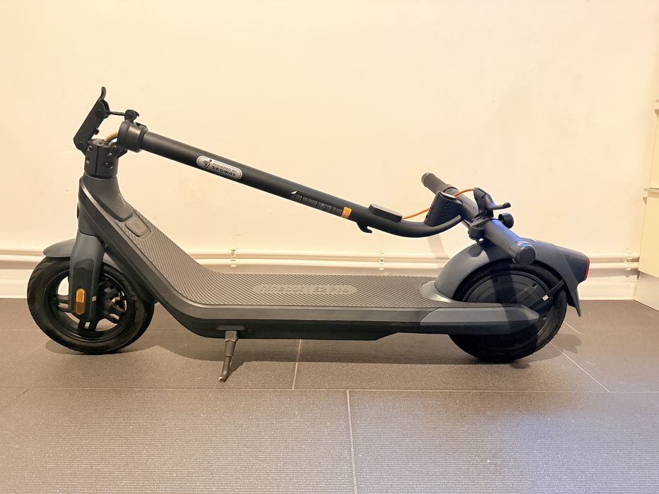 Trotineta Ninebot E2 Pro in garantie