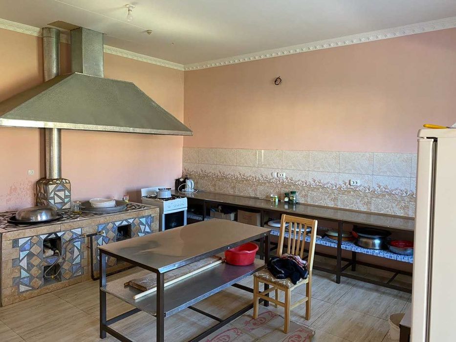 bino ijaraga beriladi 400kv omborxona ofis Guliston shaharda