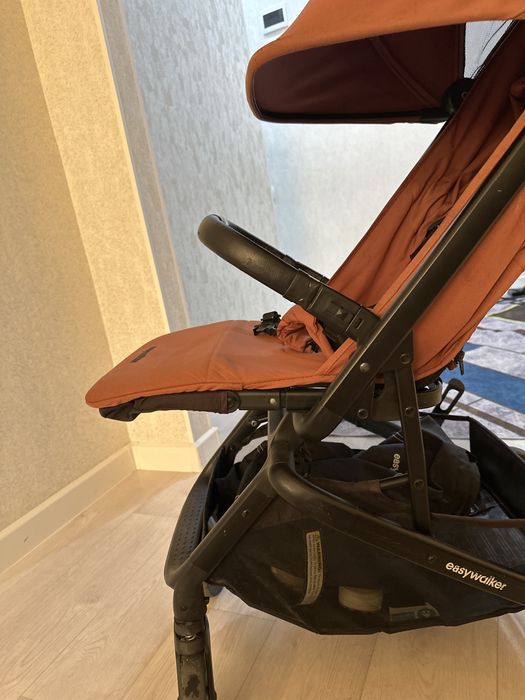 Коляска от фирмы easywalker