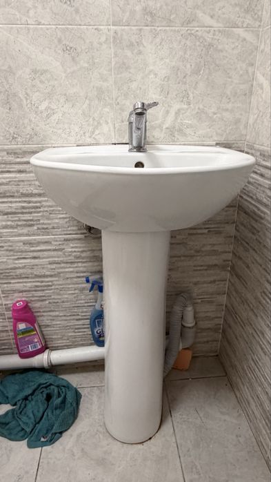 Раковина и зеркало комплектом