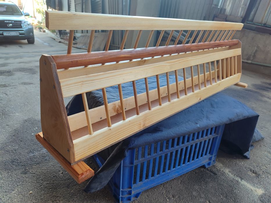 Продам кормушки для голубей.