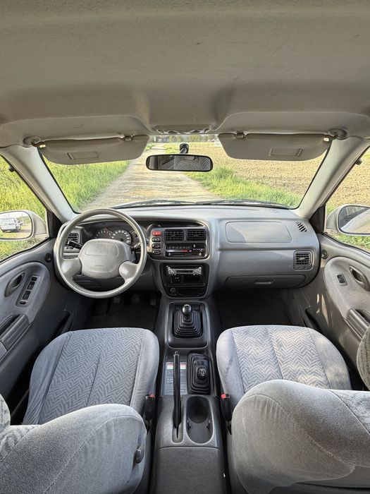 Suzuki vitara 2.0 benzina 4x4 reductor -carlig- aer conditionat