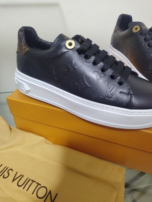 Adidași LV / mărimea 37 / noi in cutie