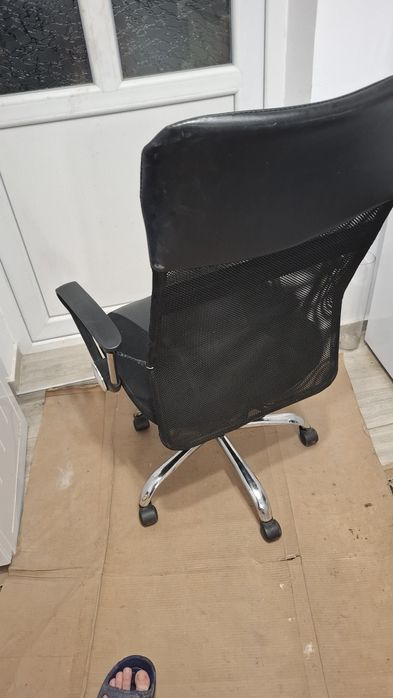 Офис стол – здрав, стабилен и в отлично състояние