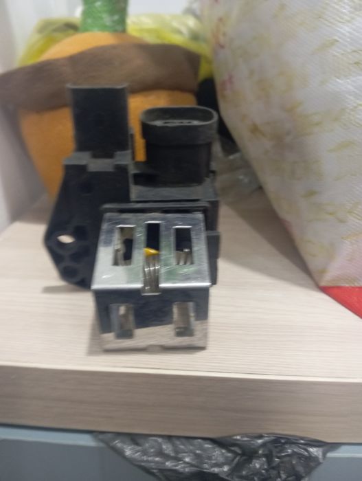 Запчасти на пежо 301