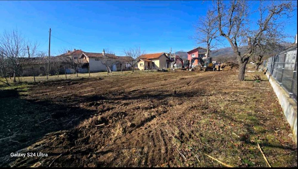 Упи 740кв.м.с разрешително за строеж гр.Годеч