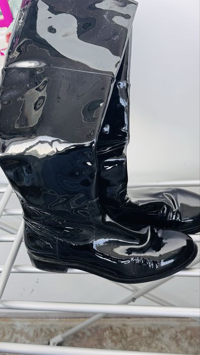 Продам срочно сапоги женские
