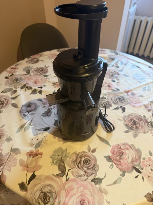 Продавам запазена сокоизтисквачка