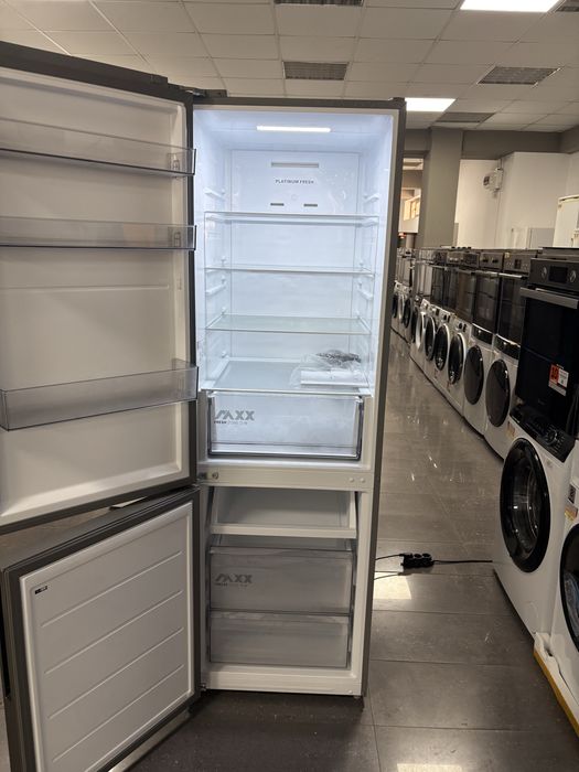 Хладилник с долен фризер MIDEA MDRB548MME46 186.00 см No Frost