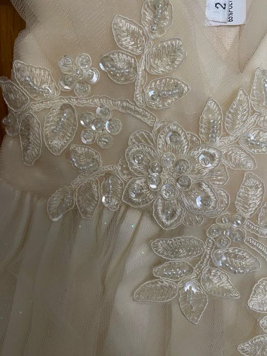 Продам платье на 1-2 года