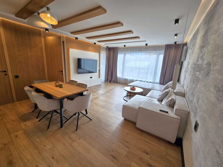 Дизайнерски обзаведен апартамент с 3 спални за продажба в Банско