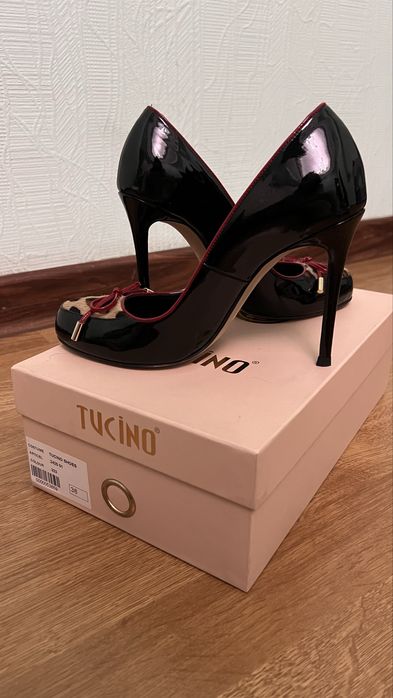 Туфли от бренда TUCINO