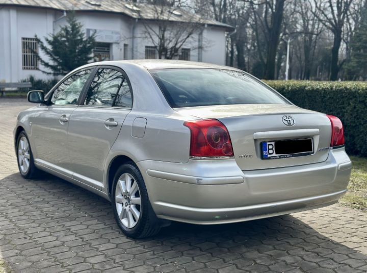 Vând/schimb Toyota Avensis