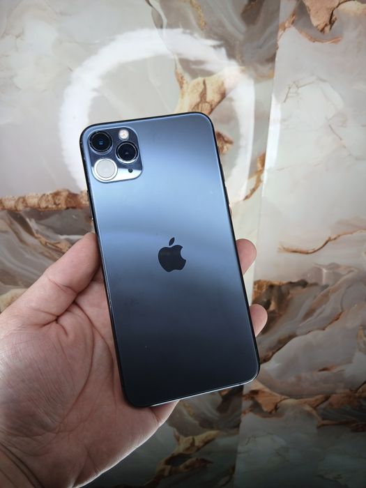 В продаже Айфон 11 про мах.