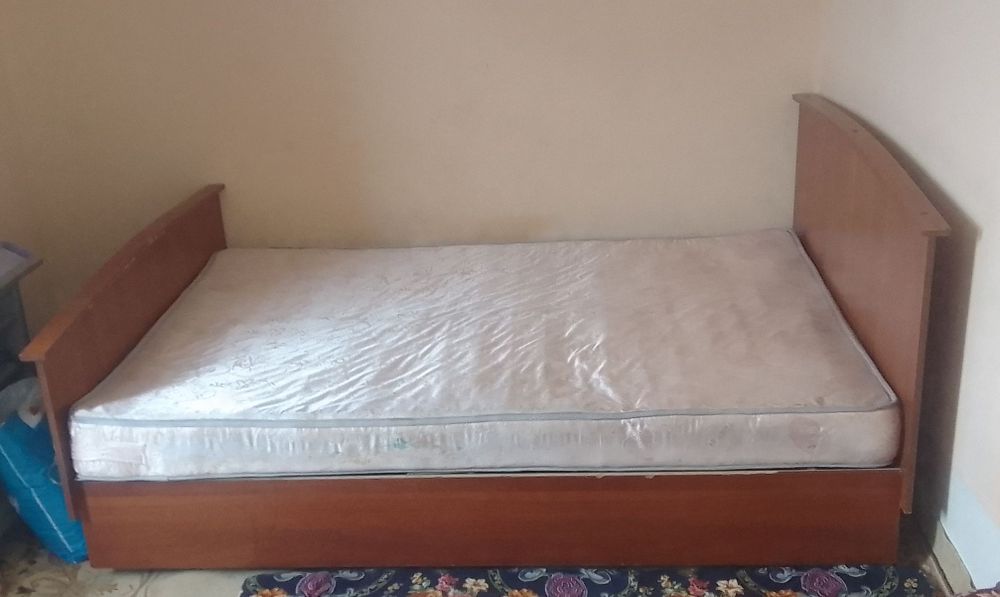 Двухслойная кровать