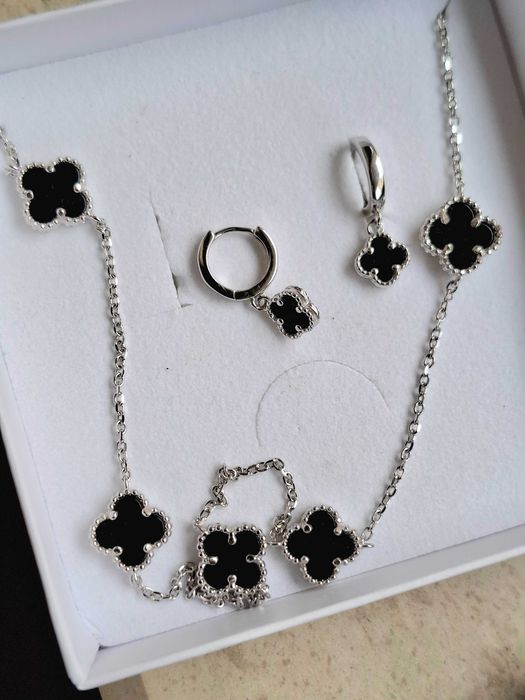 Сребърен комплект на Van Cleef - чисто нов - сребро и черен Оникс
