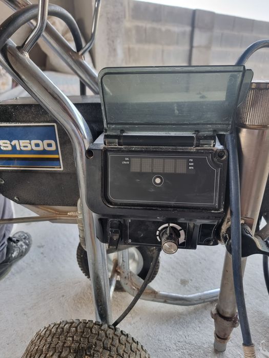 Vând pompa de  zugrăvit airlessco