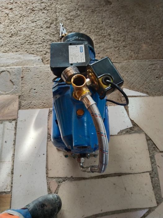 Водяной насос продается