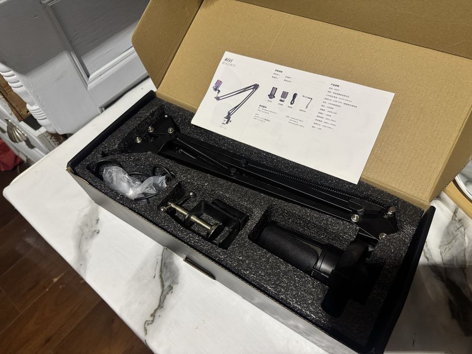 Продам Микрофон AVENTEX ME6S черный