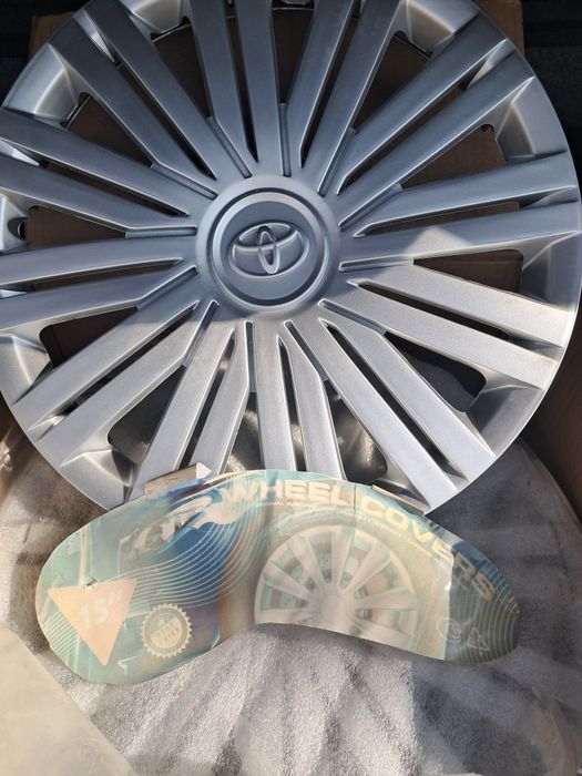 Комплект колпак на тойота.