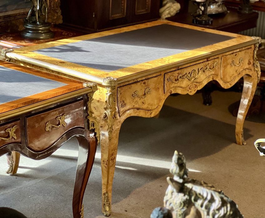 Birou stil Louis XV, furnir rar, bronz aurit – piesă deosebită