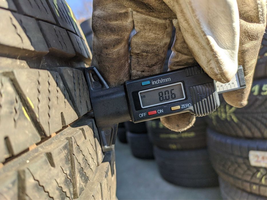 2бр Зимни гуми за бус 215 60 17 С - Falken