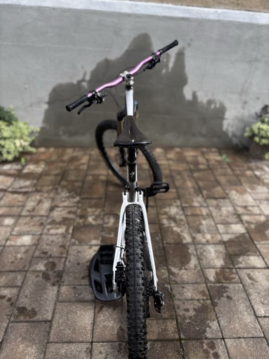Bicicletă specialized în grii