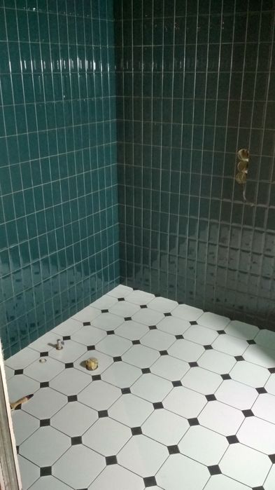 Плиточник Кафельщик  Профессиональный мастер, опыт более 15 лет.