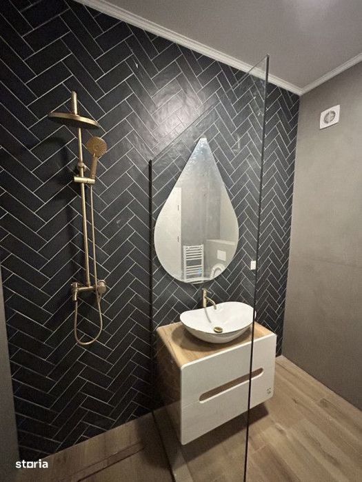 Apartament cu 3 camere, 55 mp, terasa 10 mp Eroilor