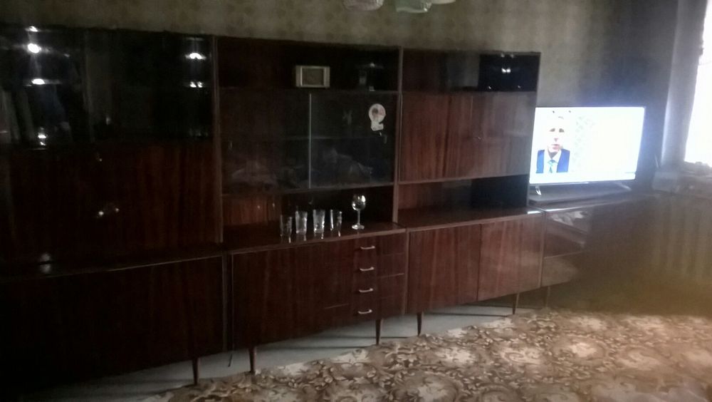 СТЕНКА,Красное Дерево,Полированая,внутри и снаружи,произ-во РУМЫНИЯ