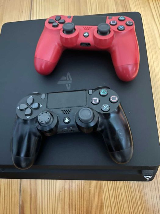 Плейстейшън 4, 2 джойстика и игри