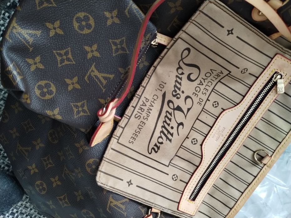 Geantă Louis Vuitton