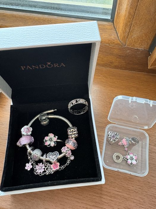 Продам браслеты Pandora + подарки