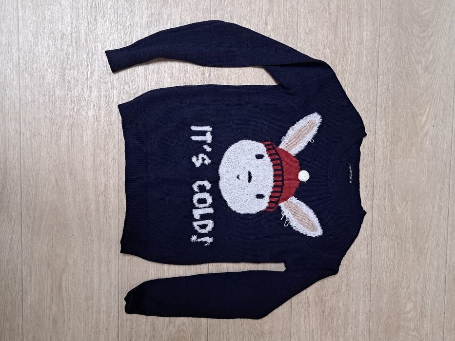 Продаю     кофту с зайцем