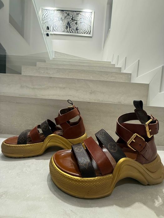 дамски сандали на марката Louis Vuitton